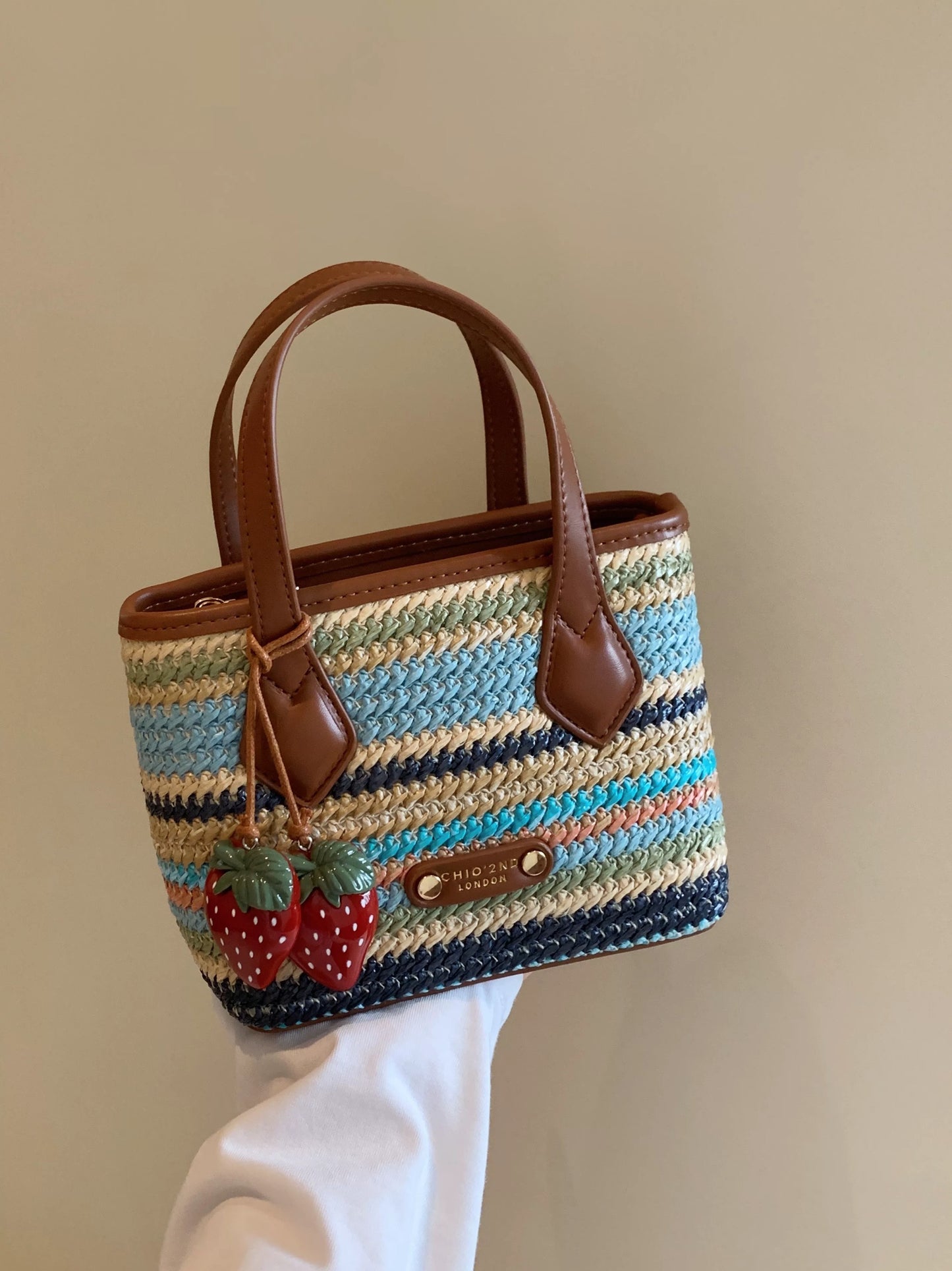 Twist Hue Handle Bag