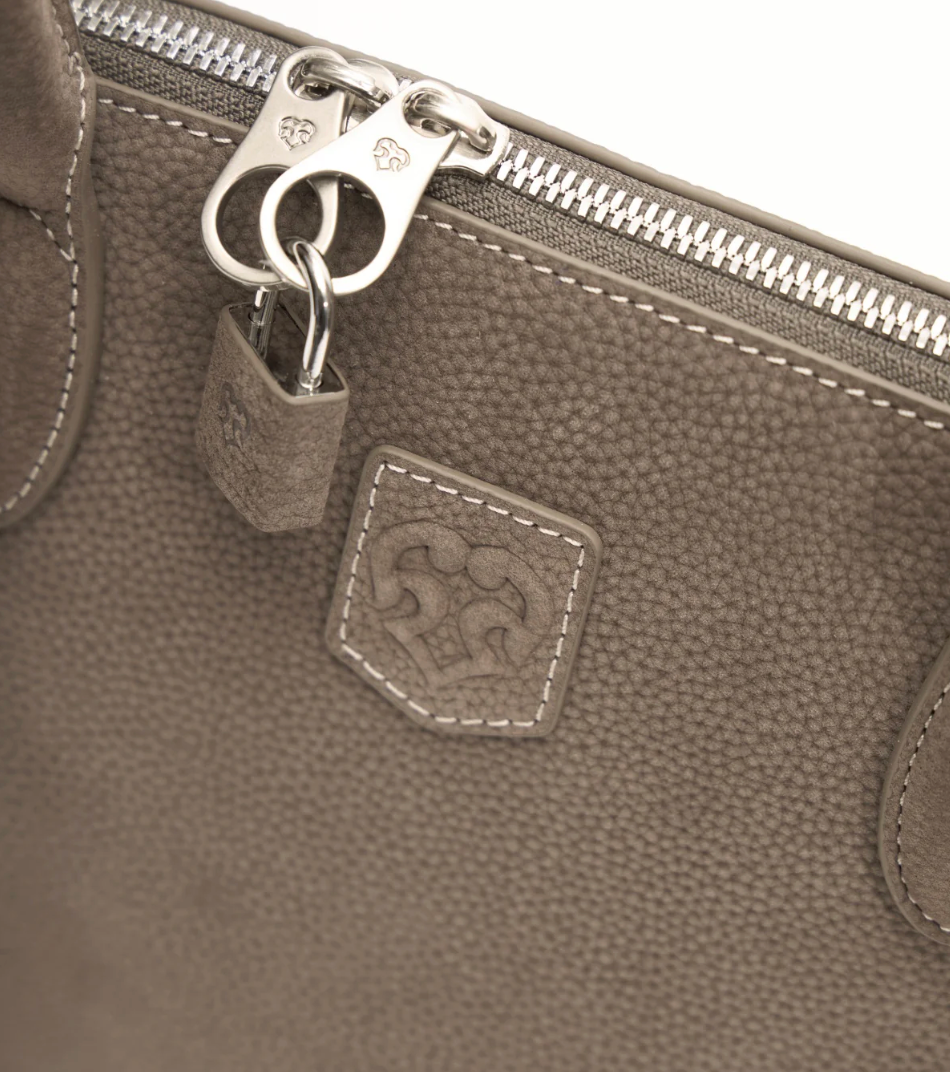 Beersister Shell Shoulder Bag