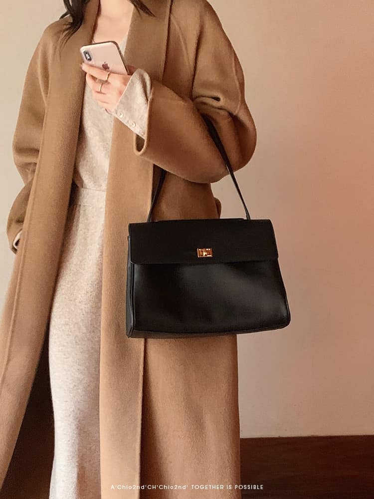 Noir Affaire Shoulder Bag