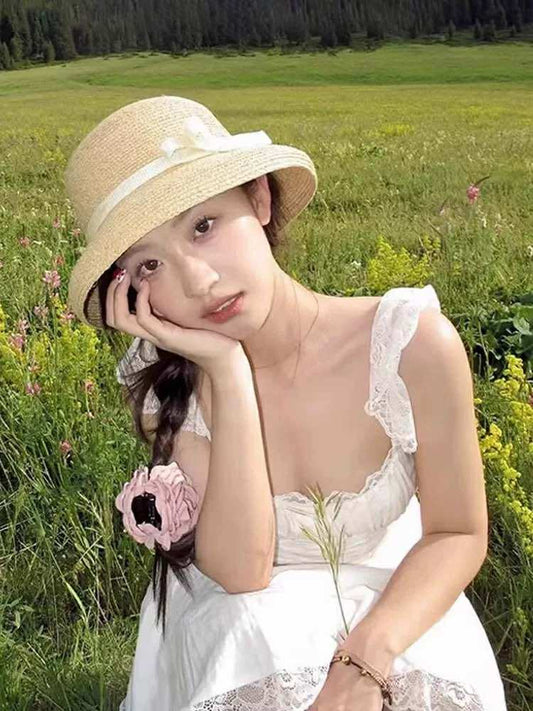 White silk ribbon straw hat