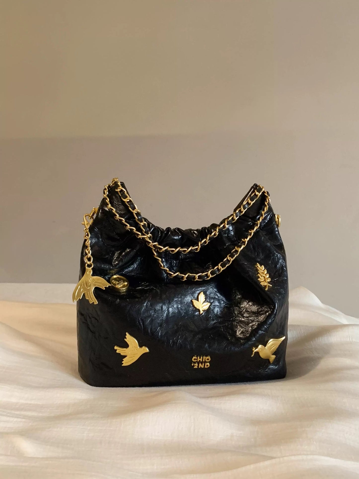 Ava Bold Bucket Bag