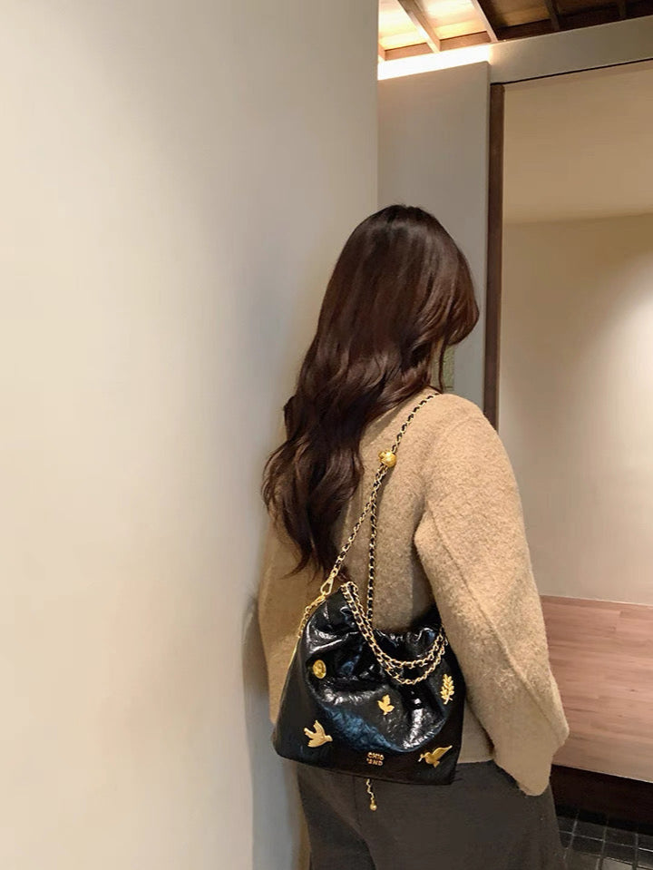 Ava Bold Bucket Bag