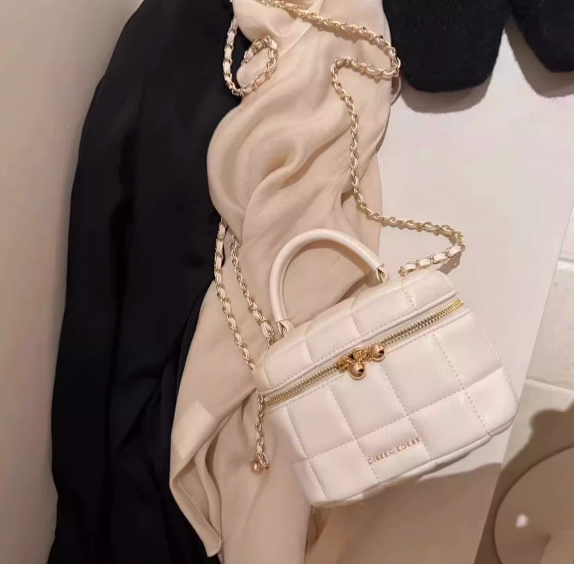 The Vintage Lock Box Bag