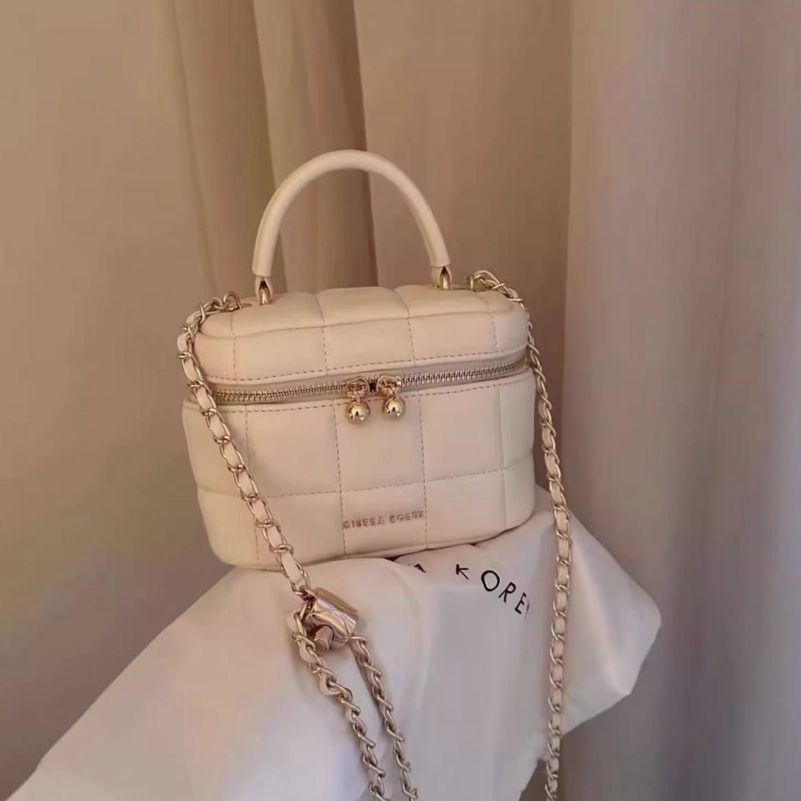 The Vintage Lock Box Bag